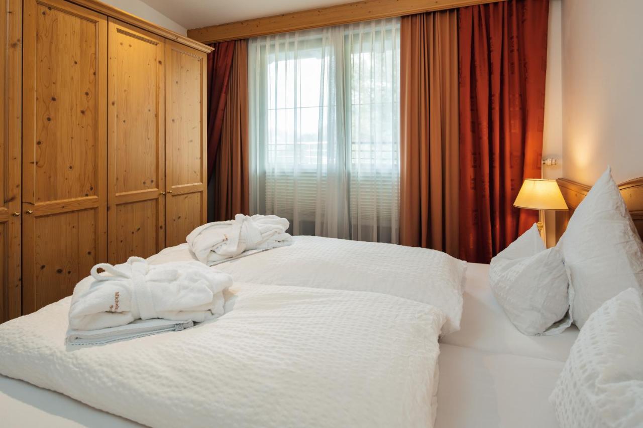 Hotel Garni Alpenruh-Micheluzzi 세르파우스 외부 사진