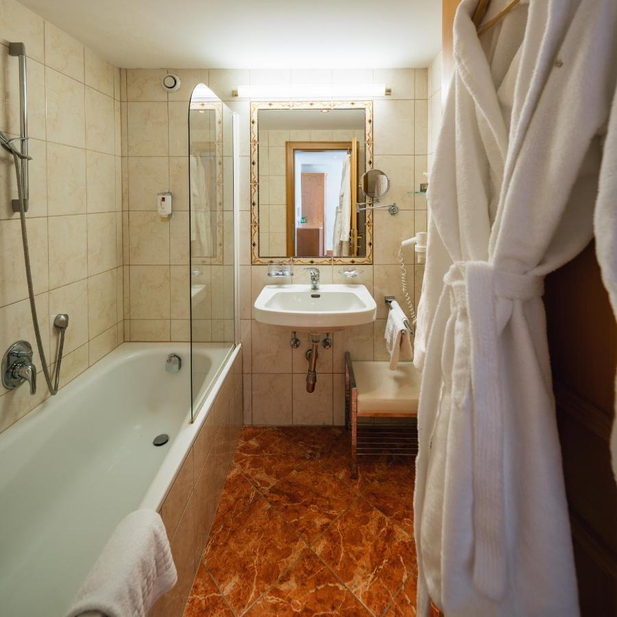 Hotel Garni Alpenruh-Micheluzzi 세르파우스 외부 사진