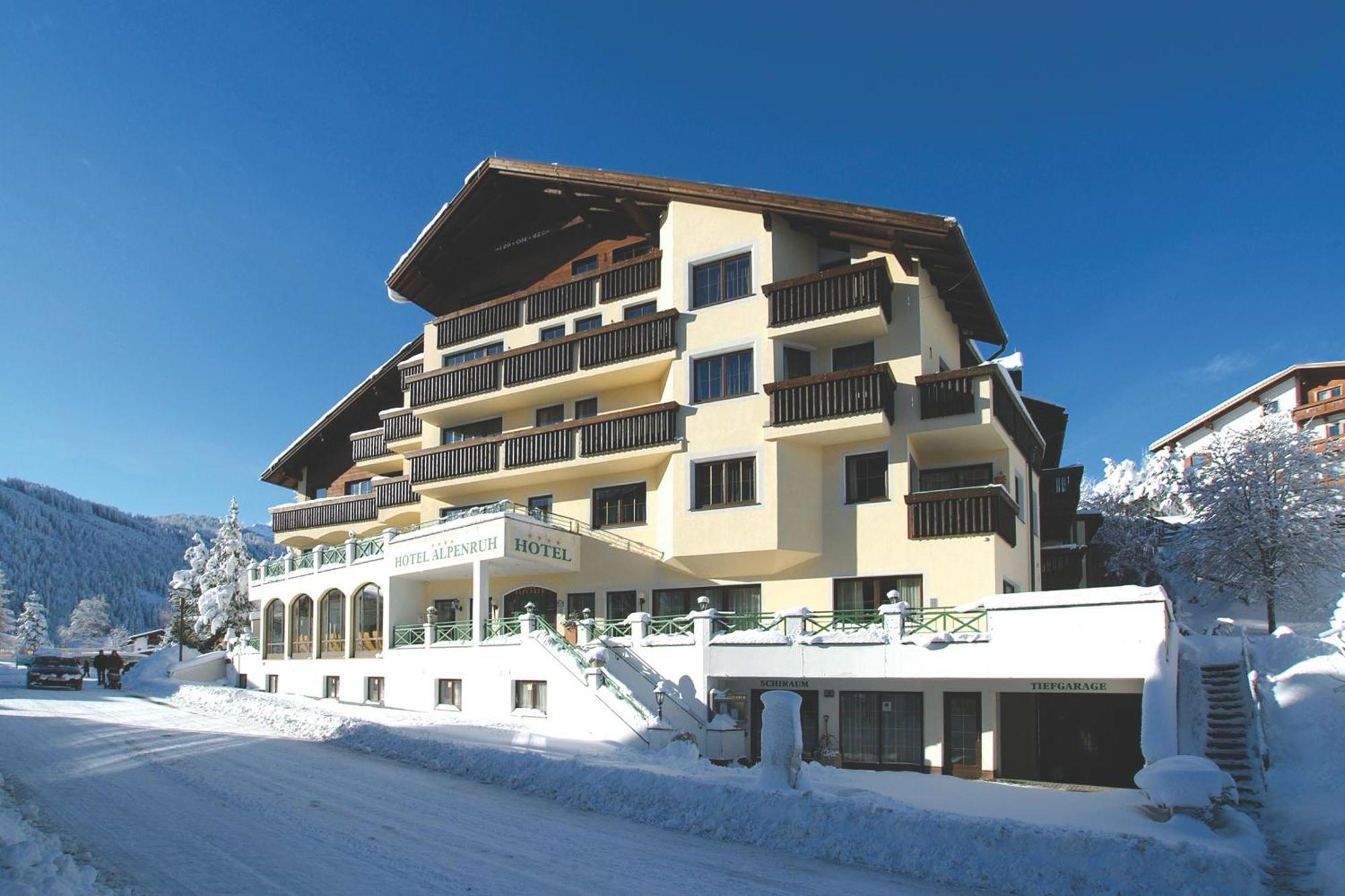 Hotel Garni Alpenruh-Micheluzzi 세르파우스 외부 사진