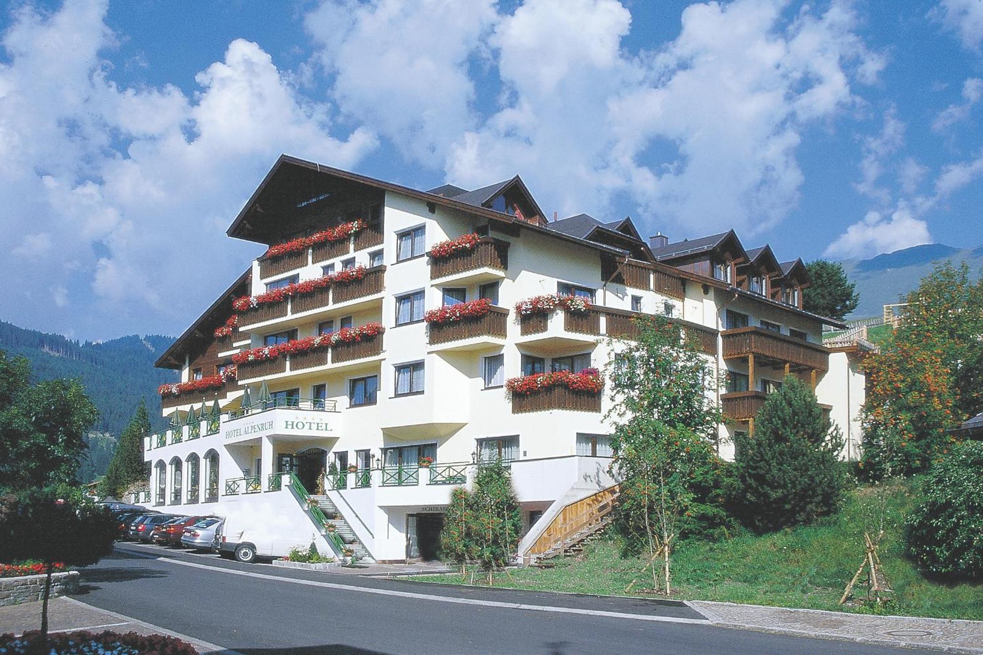 Hotel Garni Alpenruh-Micheluzzi 세르파우스 외부 사진