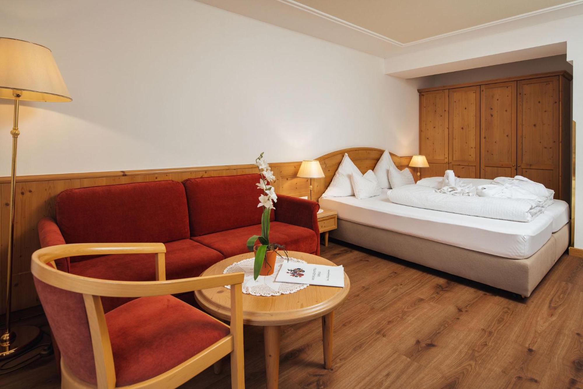 Hotel Garni Alpenruh-Micheluzzi 세르파우스 외부 사진