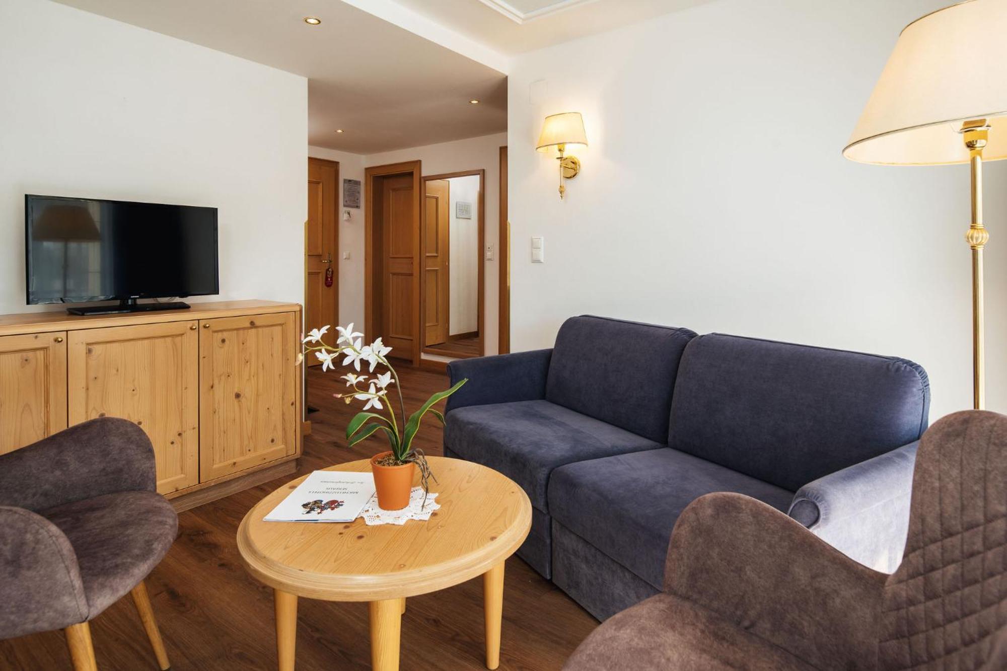 Hotel Garni Alpenruh-Micheluzzi 세르파우스 외부 사진
