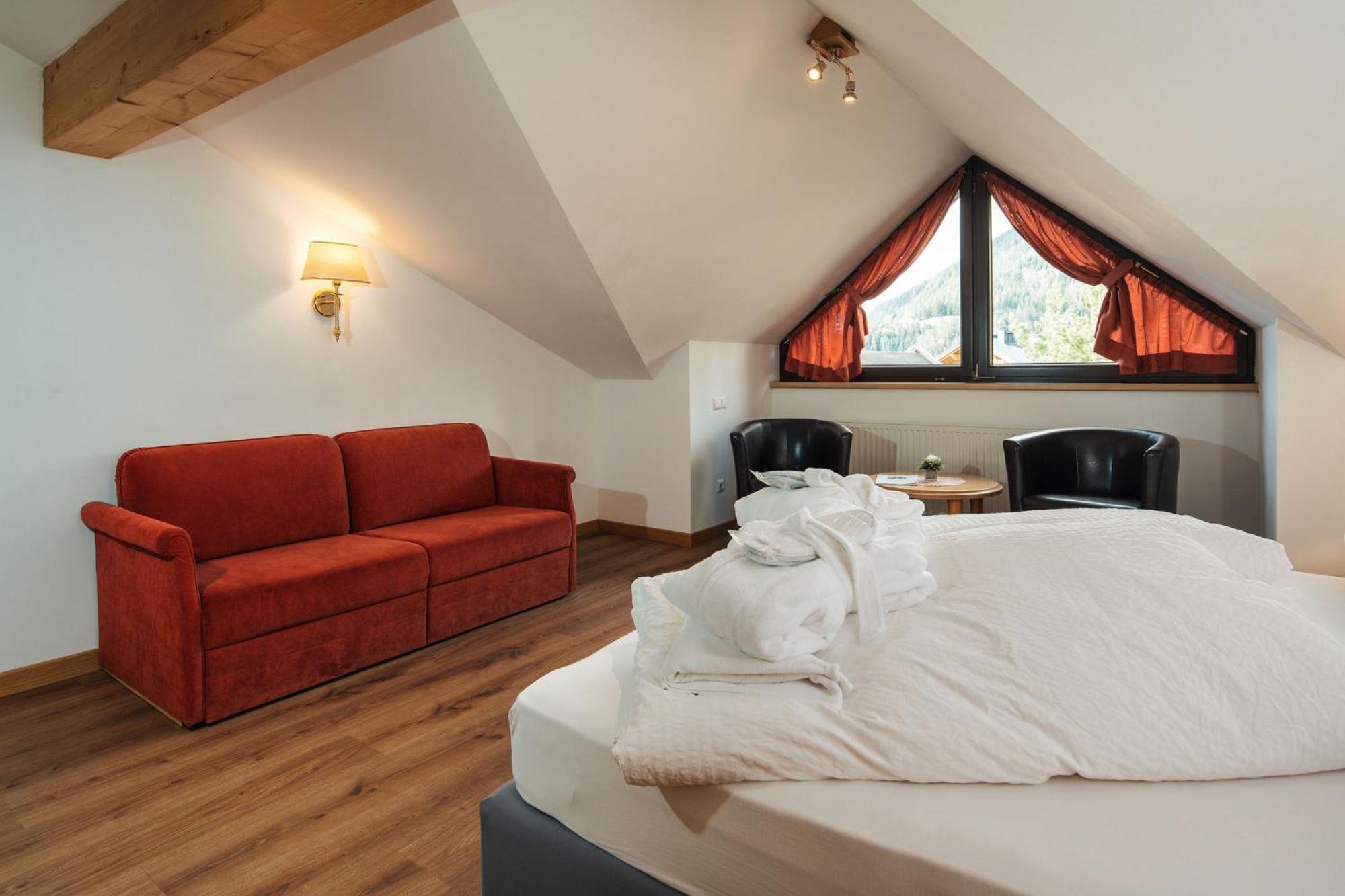Hotel Garni Alpenruh-Micheluzzi 세르파우스 외부 사진