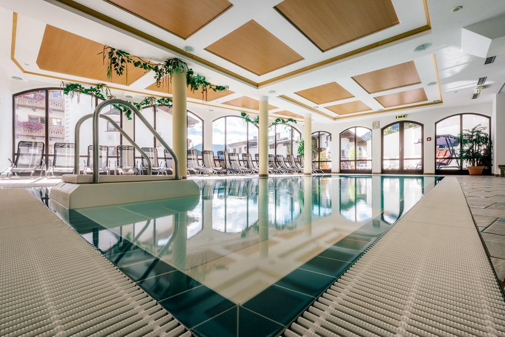 Hotel Garni Alpenruh-Micheluzzi 세르파우스 외부 사진