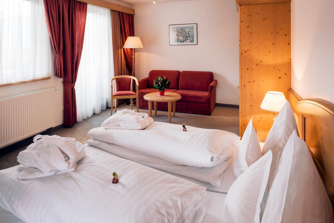 Hotel Garni Alpenruh-Micheluzzi 세르파우스 외부 사진