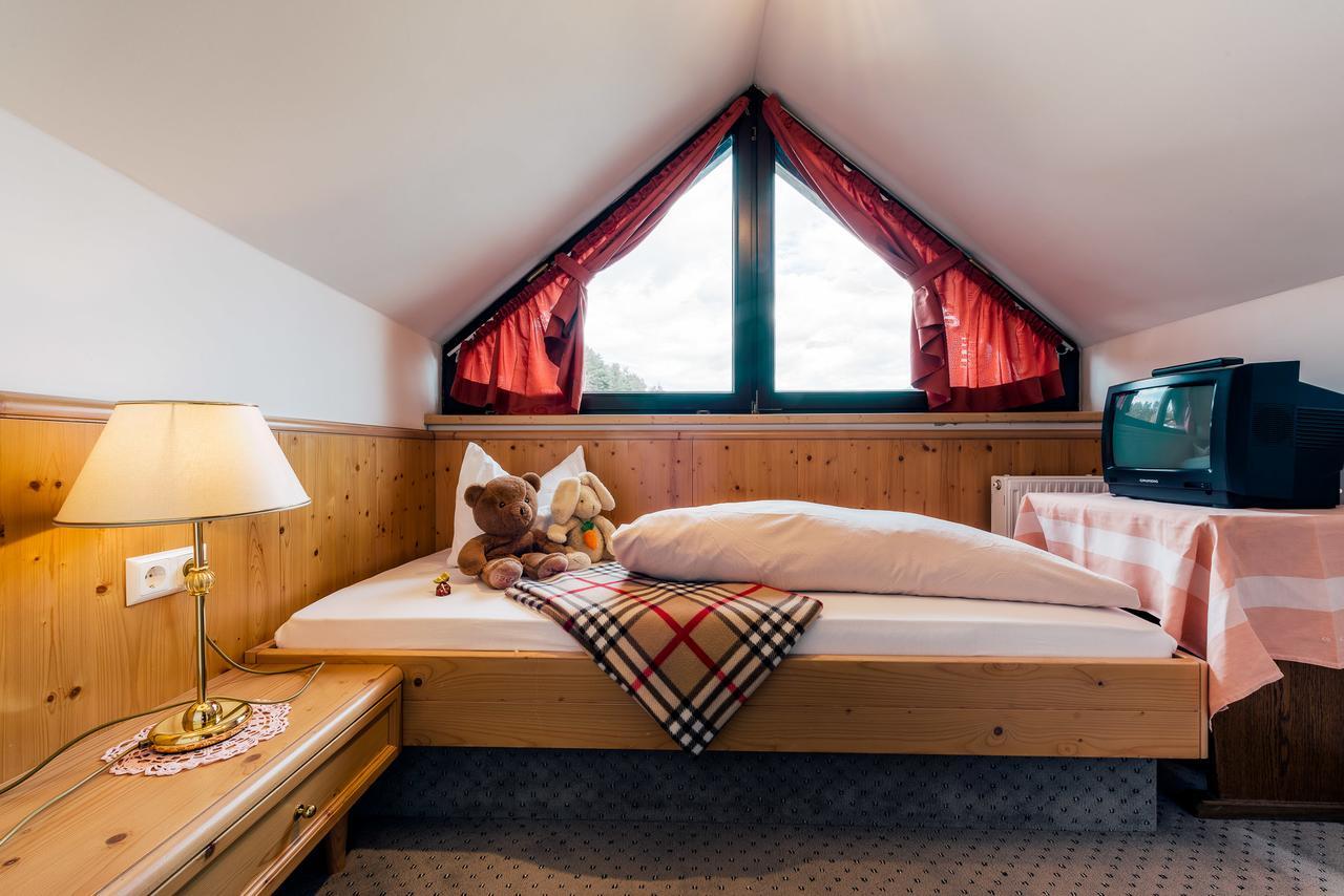 Hotel Garni Alpenruh-Micheluzzi 세르파우스 외부 사진