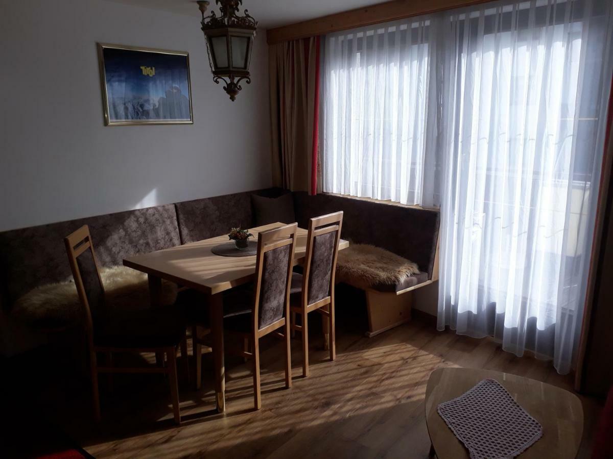 Hotel Garni Alpenruh-Micheluzzi 세르파우스 외부 사진